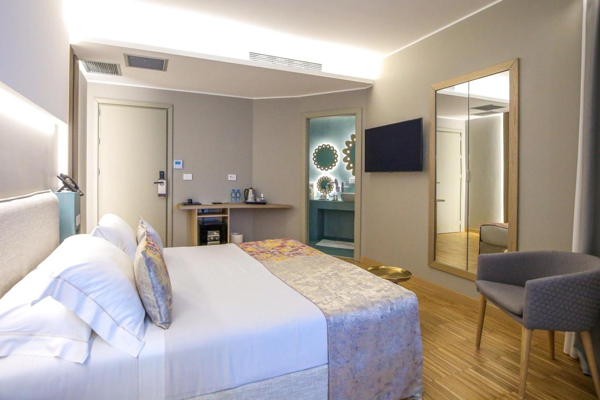 Hotel Vlora Priam, Affiliated By Melia Exterior photo