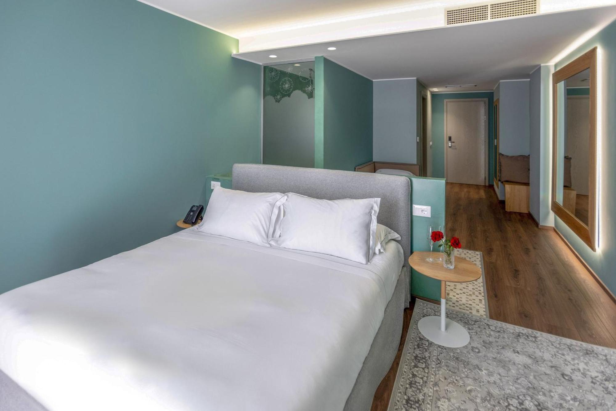 Hotel Vlora Priam, Affiliated By Melia Exterior photo